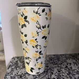 BrüMate NAV XL 32oz Tumbler - Limited
Edition Cottage Rose